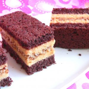 Prajitură cu nucă și caramel